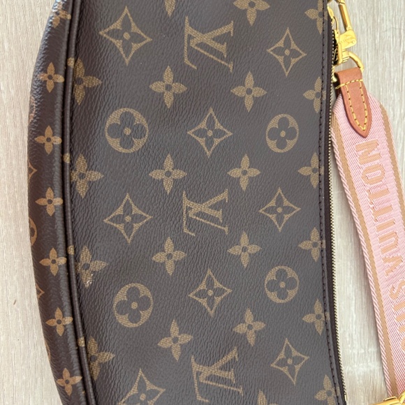 Louis Vuitton Multi Pochette Accessories Monogram Canvas Crossbody Bag - Picture 15 of 16